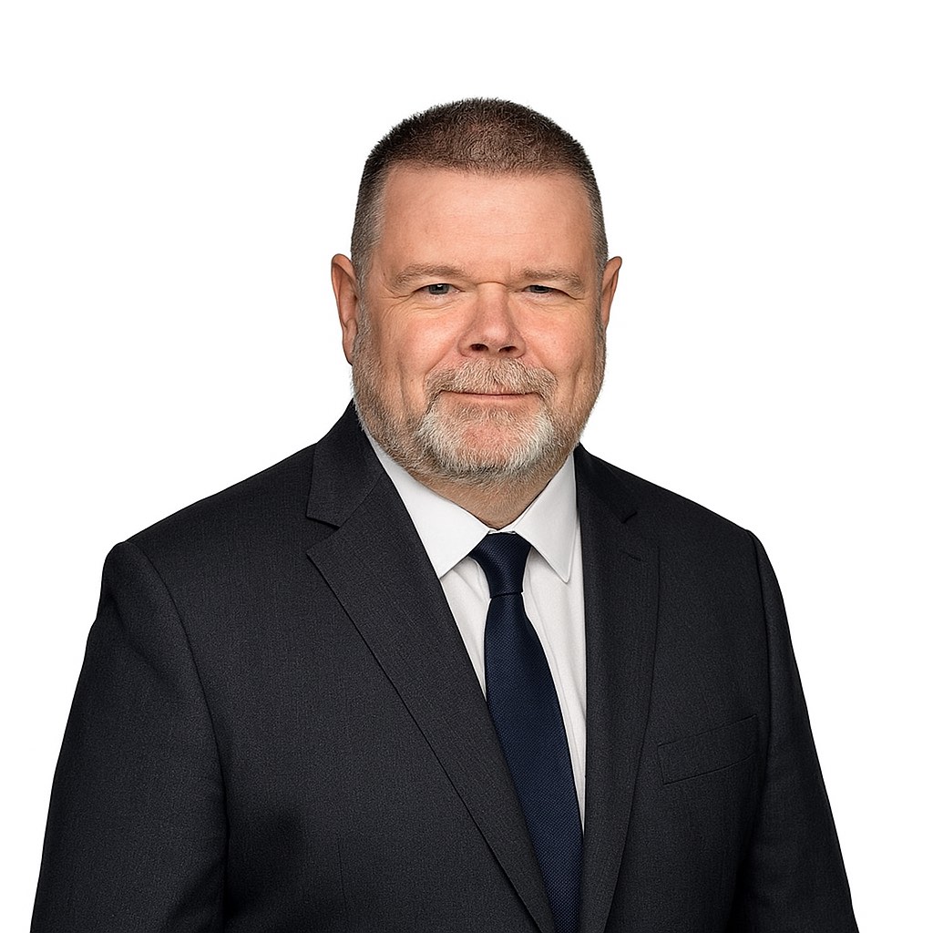 Ian general manager vale royal abbey